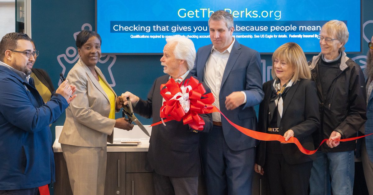 USEagleFCU's tweet photo. We celebrated the Academy branch with our friends from @HispanoChamber! The event consisted of presentations from our #BoardofDirector Chairman, CEO/President, and more! We concluded this exciting morning with the ribbon cutting provided by the Chamber and lots of networking! 🙌 https://t.co/f881MlFn2B