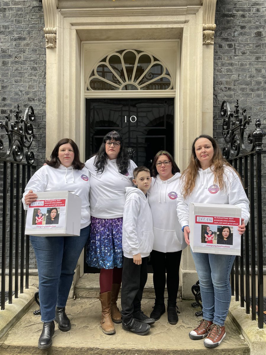 Square Peg tweet media