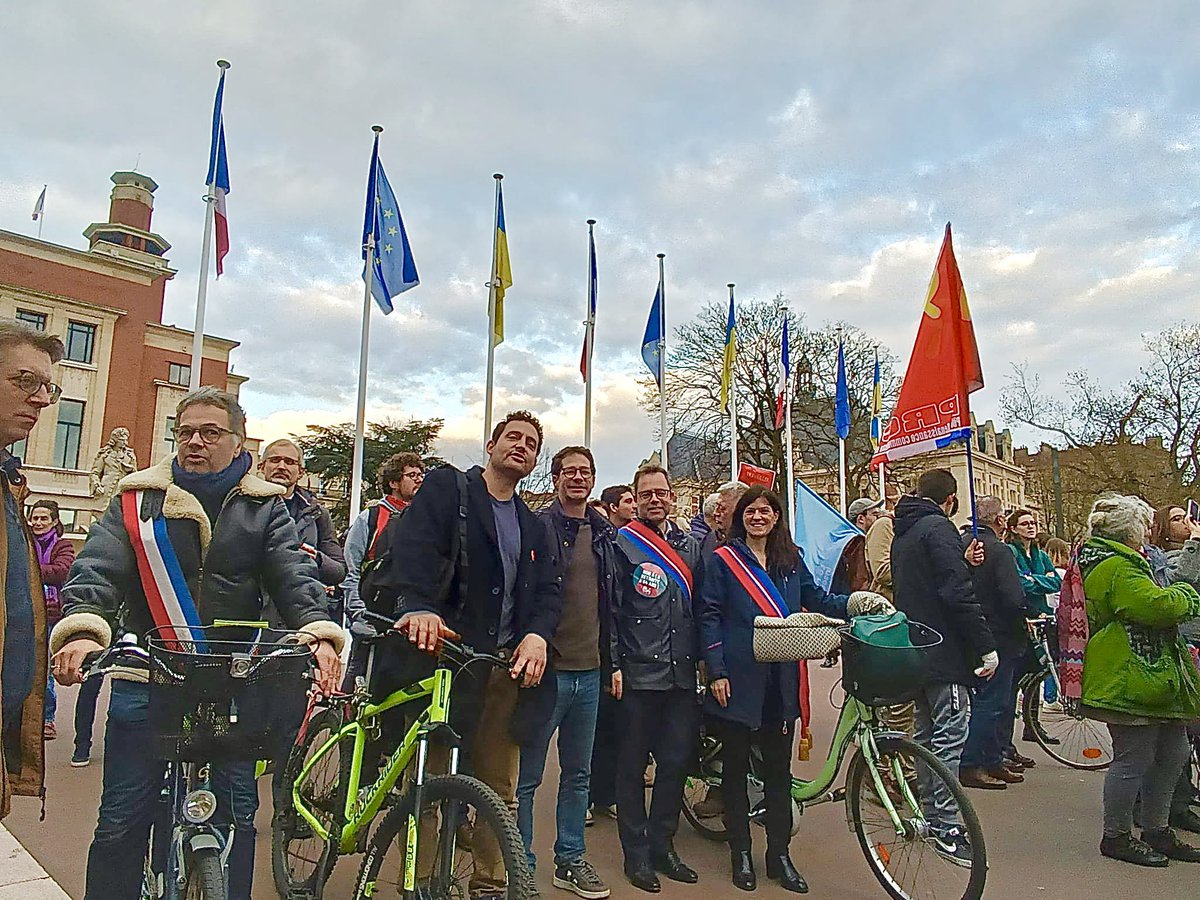 dominiqueTA's tweet image. Ce soir marche contre #ReformesDesRetraite : de Montrouge, en passant par @villedemalakoff et arrivée à Vanves #64AnsCestToujoursNon !
C’est toujours injuste, inégalitaire et donc inacceptable! 
#StopRetraiteMacron #64AnsCestToujoursNon
@EELV92