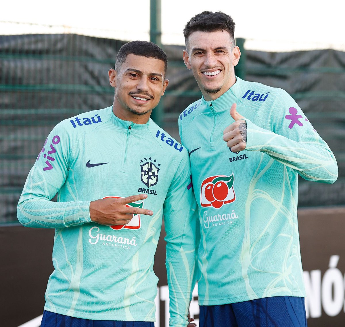 FluminenseFC's tweet photo. FLU! 🇭🇺🇧🇷 https://t.co/Dn6CwR73SJ