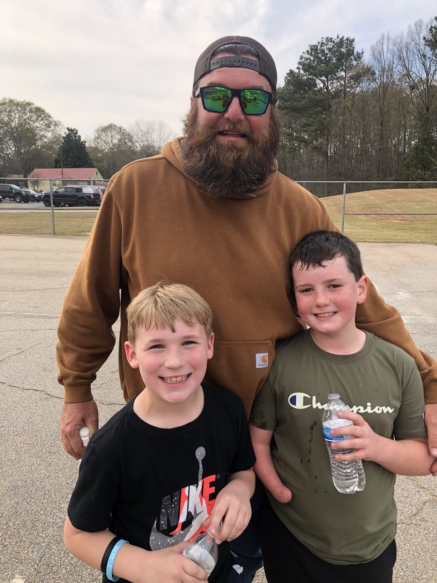 StathamElem's tweet photo. We had such a fun time today at our All Pro Dads Kickball Game! So many smiles, laughs, and pure joy!
Final Score-
Students 37
Dads- 30
Thank you to our families for coming out and our sponsors for planning a fun time!
#WildcatPride #ConnectingattheCore ❤️🖤 https://t.co/DQxKF9GSkm