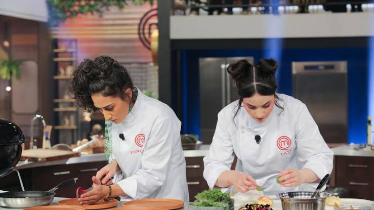 mastercbrasil's tweet photo. Comentem aqui quem vocês acham que leva o título de MasterChef da sexta temporada do MC. #FinalMC6 🥂 https://t.co/4mVh6PFdb4