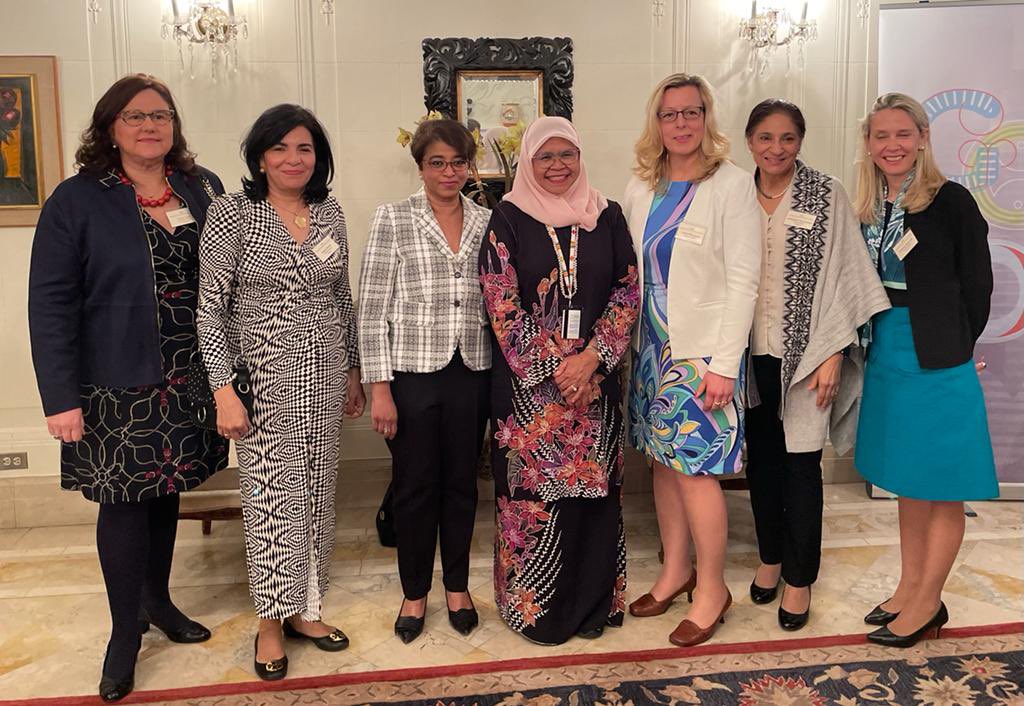 Timely discussion today at the Women’s International Forum’s event on Climate Change and Sustainable Cities: Creative Solutions for the Future with <a href="/MaimunahSharif/">Maimunah Mohd Sharif</a> and the incredible work <a href="/UNHABITAT/">UN-Habitat</a> is doing. Thank you to @zarinavarukatty for moderating &amp;@SlovakiaUNNY