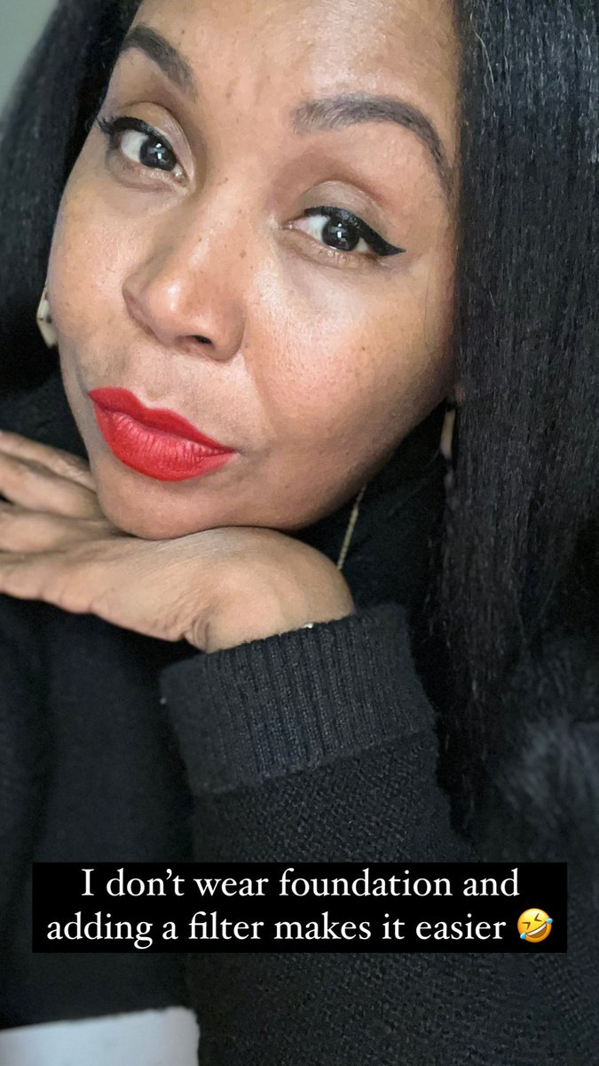 TaehyungTiffany's tweet photo. I finally wore my MVP lipstick from @fentybeauty and I adore it!

Pics with &amp; without a filter bc I can do both! 🥰😌💋 #AriesSeason #almost45 #youngface https://t.co/upioGPJMYv