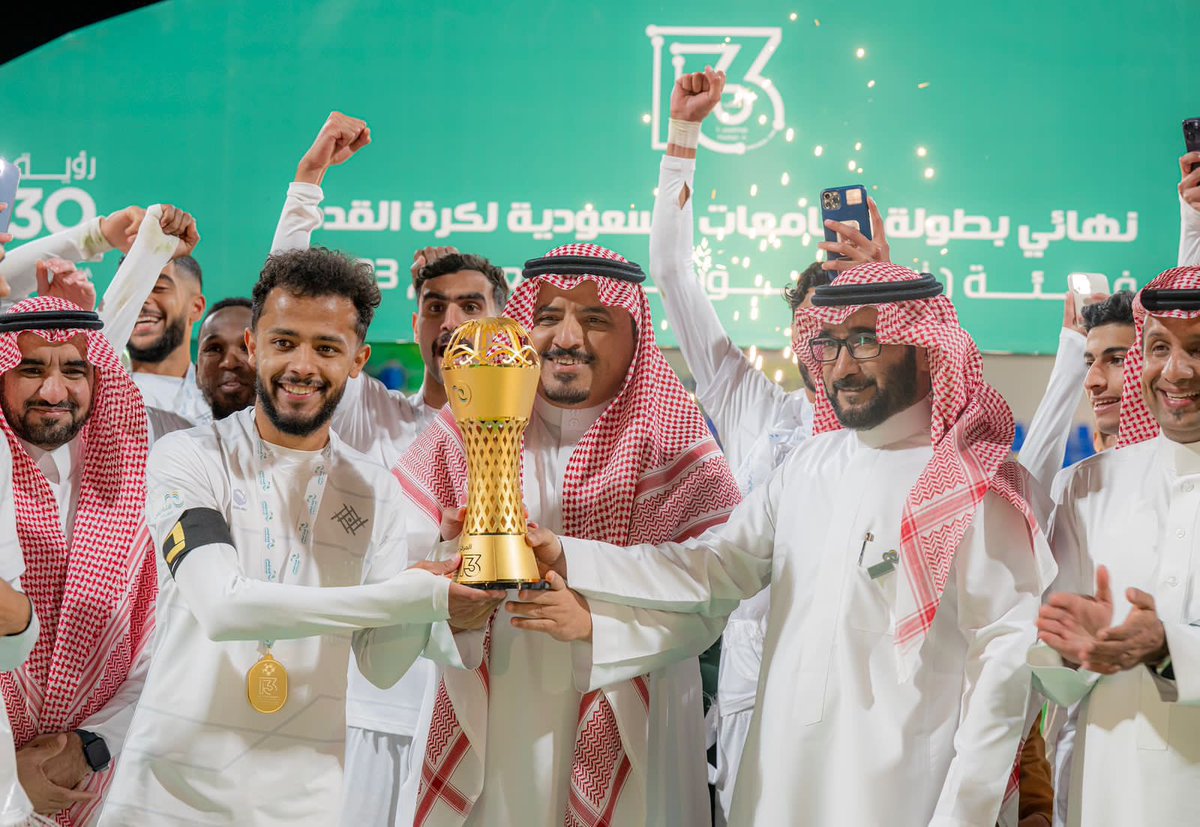 Susfchannel's tweet photo. توج معالي رئيس جامعة القصيم وسعاده رئيس الاتحاد الرياضي للجامعات السعودية جامعة القصيم @QassimUniv1 بكأس بطولة كرة القدم للجامعات للفئة ( أ ) بعد تغلبهم على جامعة الباحة بنتيجة 3 أهداف نظيفة..

ألــف مبروووك 🏆 https://t.co/BfPVaPdUgX