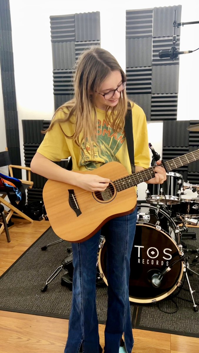 KetosCreative's tweet photo. These girls are killing it in their lesson!! If you've been on the fence about learning an instrument, schedule a free trial lesson today!
#ketoscreativeacademy #ketoscreative #guitar #guitarlesson #guitarlessons https://t.co/ZHhHlQnRvn