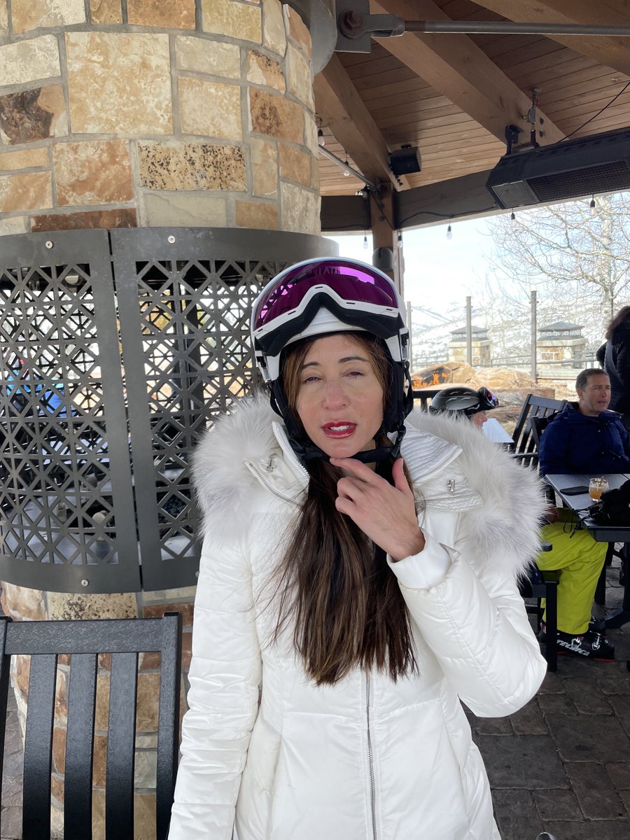 karamlou's tweet photo. Skiing in @Deer_Valley @stregishotels @SkiUtah my favorite run on flagstaff ❤️@CleClinicHVTI @CleClinicKids @CCF_CTSRes @CCFcards #loveski https://t.co/aAcGpi5Ity