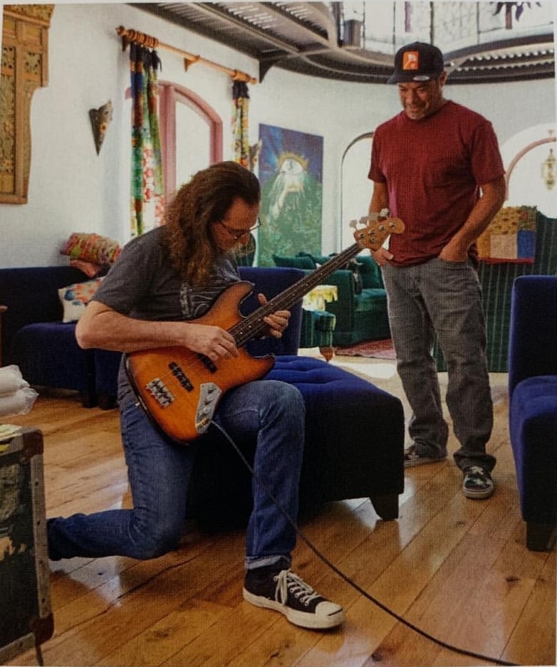 BassMagOnline's tweet photo. Geddy Lee and Robert Trujillo with Jaco's legendary "Bass of Doom" https://t.co/aNLZcgcC2G