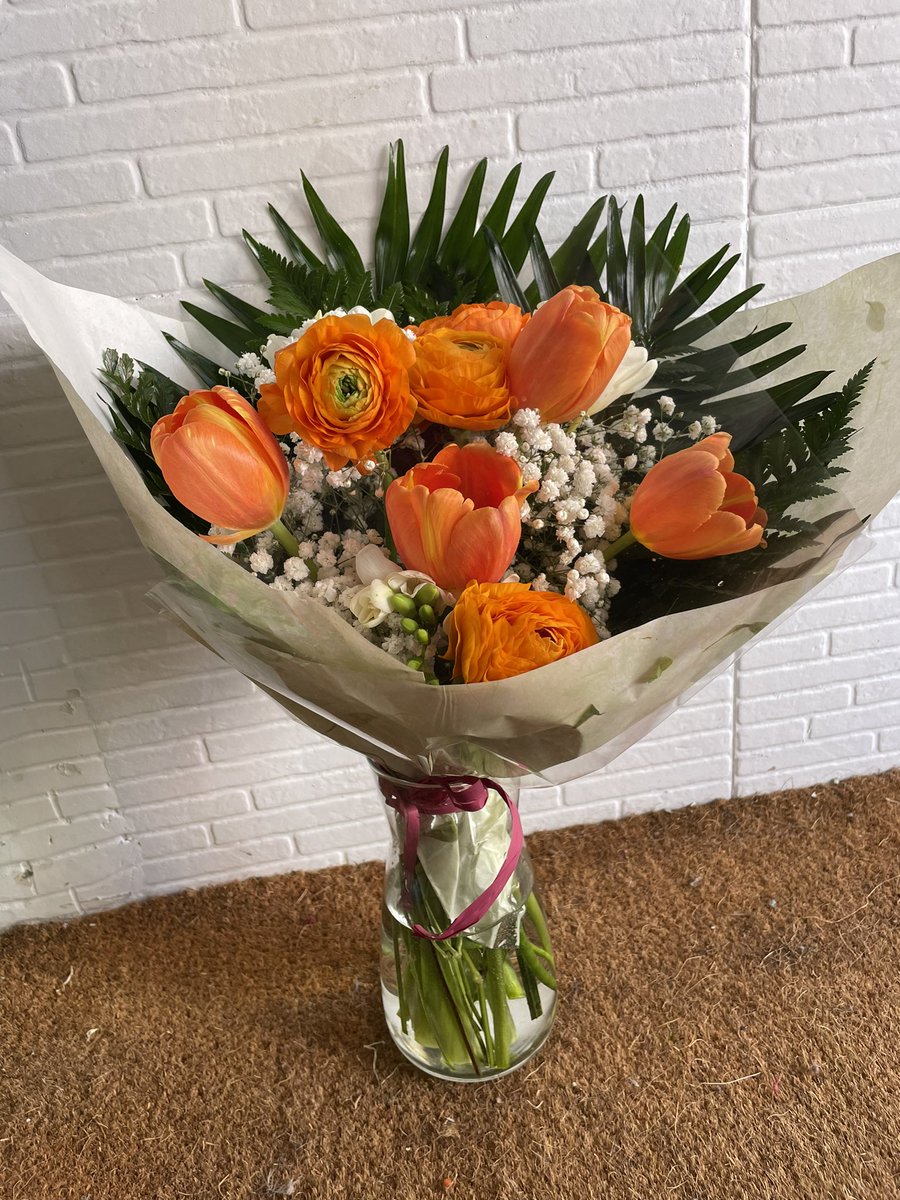 florquimia's tweet photo. 📍C/ Derechos humanos,14
📞919474721
📞641323118

⏰L-S DE 9:00 a 22:00
Domingos de 9:00 a 21:00

#ramos #centros #corona #empanadas #flores #plantas #M30 #floresamarillas #Madrid #regalos #margaritas #tulipanes https://t.co/SJSeSgUXOr
