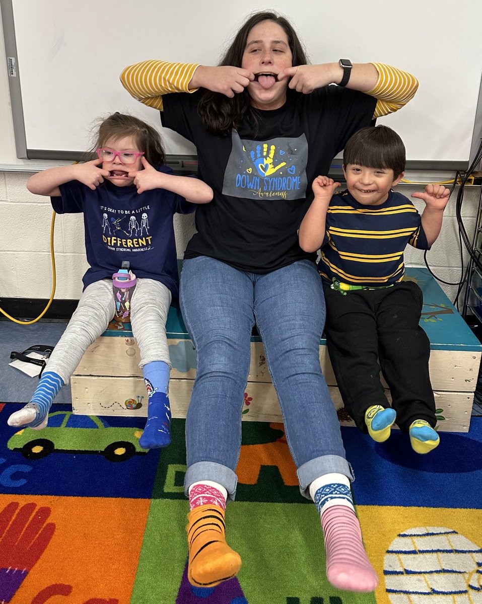 jedwardsAC's tweet photo. Happy World Down Syndrome Day to 5 of my friends!!! They’re down right awesome and unique! I wouldn’t change them for the world but hope to change the world for them! 💙💛 @rhandrewselem https://t.co/0xKjP9pJEf