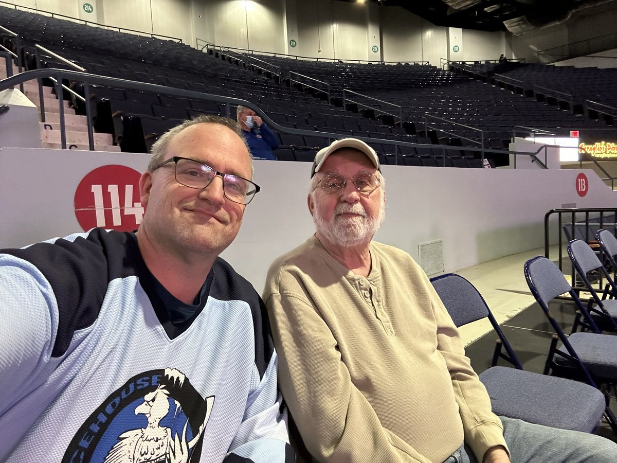 marleyjd's tweet photo. @AmerksHockey #WellNowSelfie Two Bus Drivers from Seneca Falls enjoying an evening in Seneca Falls https://t.co/bmdTZEpwO8