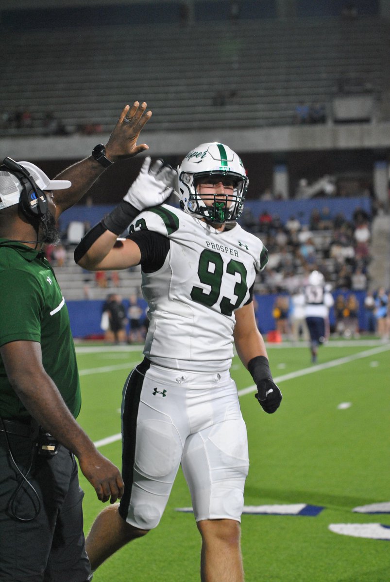 LairdHansFelter's tweet photo. πHappy Birthday to @dlemons59!! Thank you for all the skills you've taught me on my D Line and Recruiting Journeys ππͺ
π₯³ #PlayWithEmotion #NotEmotional @ProsperEaglesFB @Coach_Moore5 @ProsperISD https://t.co/TgLAh58dVs