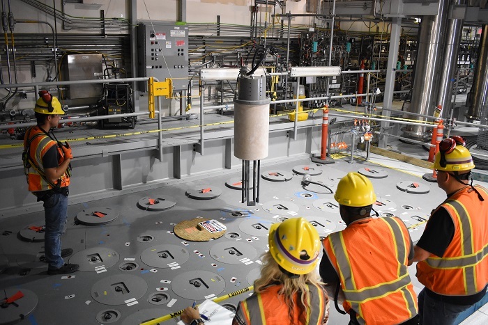 HanfordSite's tweet photo. In this week’s #EMUpdate Newsletter, a Japanese delegation visits the @HanfordSite, a contractor earns more than 80% of its award fee, and #OneHanford contractors collaborate on emissions sampling. https://t.co/0KGVkGXDvk https://t.co/1yfmJ2NyB7