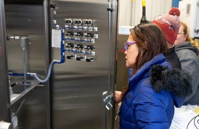 HanfordSite's tweet photo. In this week’s #EMUpdate Newsletter, a Japanese delegation visits the @HanfordSite, a contractor earns more than 80% of its award fee, and #OneHanford contractors collaborate on emissions sampling. https://t.co/0KGVkGXDvk https://t.co/1yfmJ2NyB7