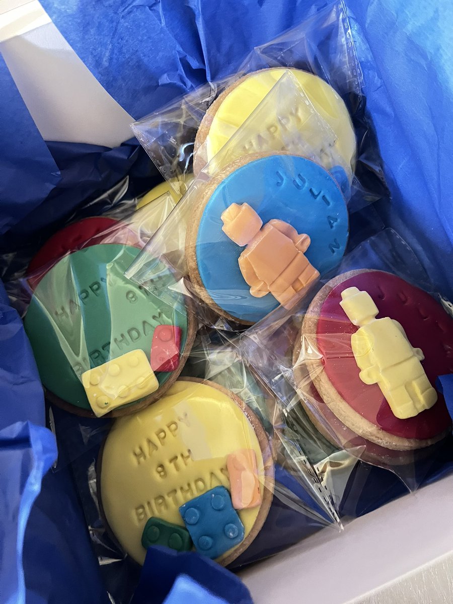 BakedbyTiare's tweet photo. Julian’s Lego themed birthday Party. https://t.co/ciewSOeUyW