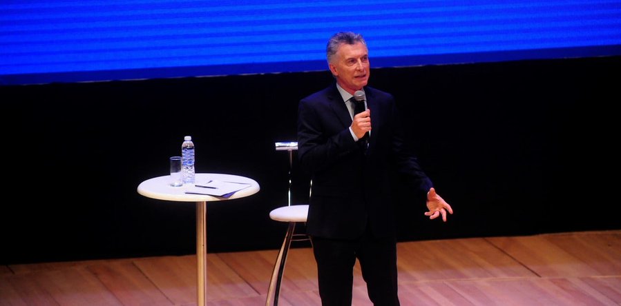 Leonsordomudo's tweet image. 15 de Agosto de 2019 
Mauricio Macri anunció la eliminación del IVA de alimentos básicos

21 de marzo de 2023
Impuestazo del Gobierno kirchnerista: Aumentan la percepción del IVA al 24% para alimentos y artículos de higiene