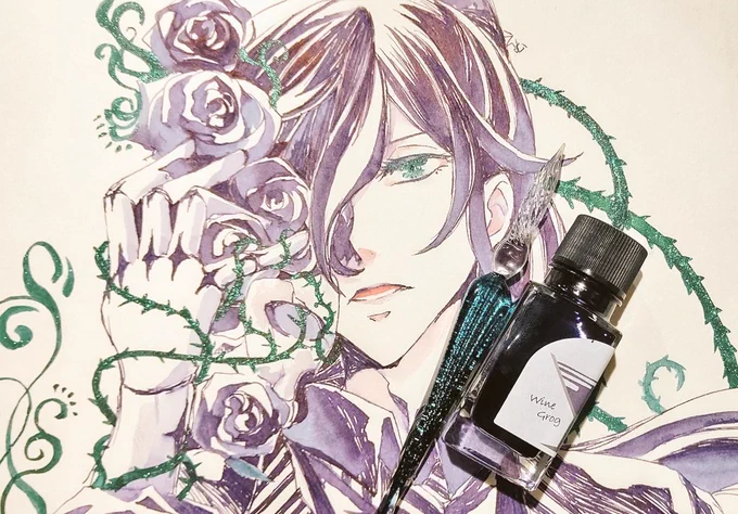 続……ガラスペンとインクでお絵描き!青薔薇が似合うと思って描いてみた写真では分かりにくいけれど、ラメ入りインクを使ったので緑の部分は全部キラキラ!※持っているインクの関係での目の色は黄緑じゃなくて緑寄り 