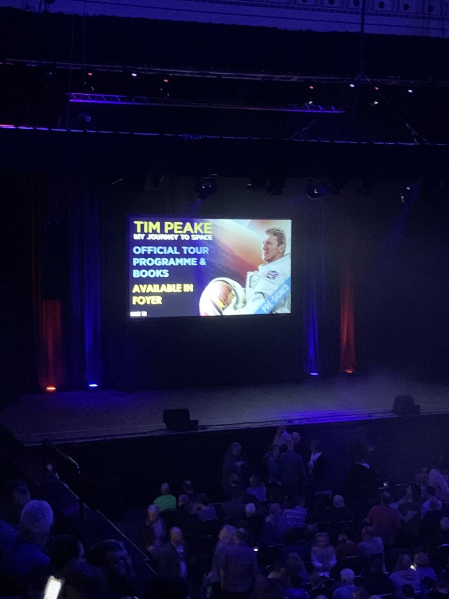 BRGS_Physics's tweet photo. Fascinating to listen to @astro_timpeake in Blackburn this evening - lots of interesting facts and insights to pass on to BRGS students! 🌎🛰️ https://t.co/I5UpN5s7Oi