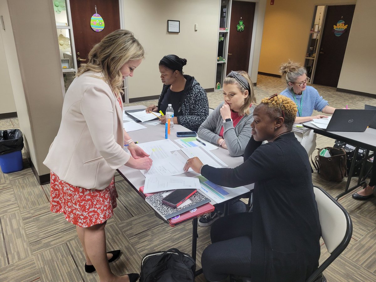 WillyDee07's tweet photo. @VanceCoSchools @AhinesAmber District initiatives require District effort and vision.  These dedicated educators took a dive into data as we launched our District's newly adopted data driven instruction practices &amp; protocols. #BetterTogether https://t.co/sE1KEEiM5e