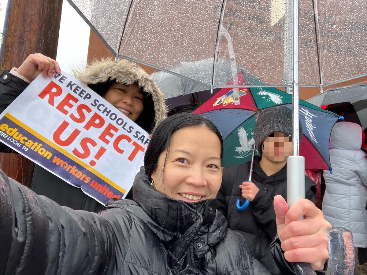 Rain or shine, AF3IRM stands with <a href="/SEIULocal99/">SEIU Local 99</a> <a href="/UTLAnow/">United Teachers Los Angeles</a> ✊<a href="/AF3IRMLA/">AF3IRM Los Angeles</a> chapter members, teachers, parents and students on the picket lines demanding a fair contract for all LAUSD employees! #United4LA