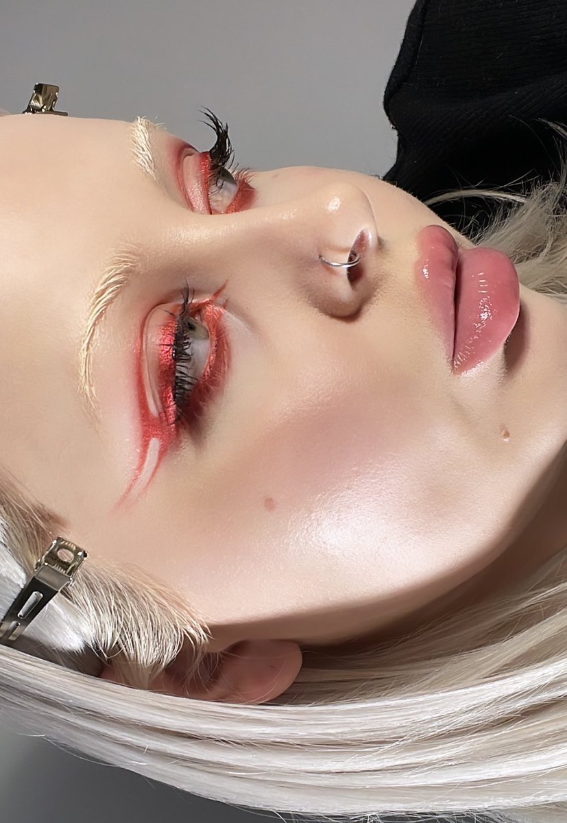blondetaki's tweet photo. I’ve lost all inspiration in my life and I feel like a little freak help https://t.co/krxYFPeOPN