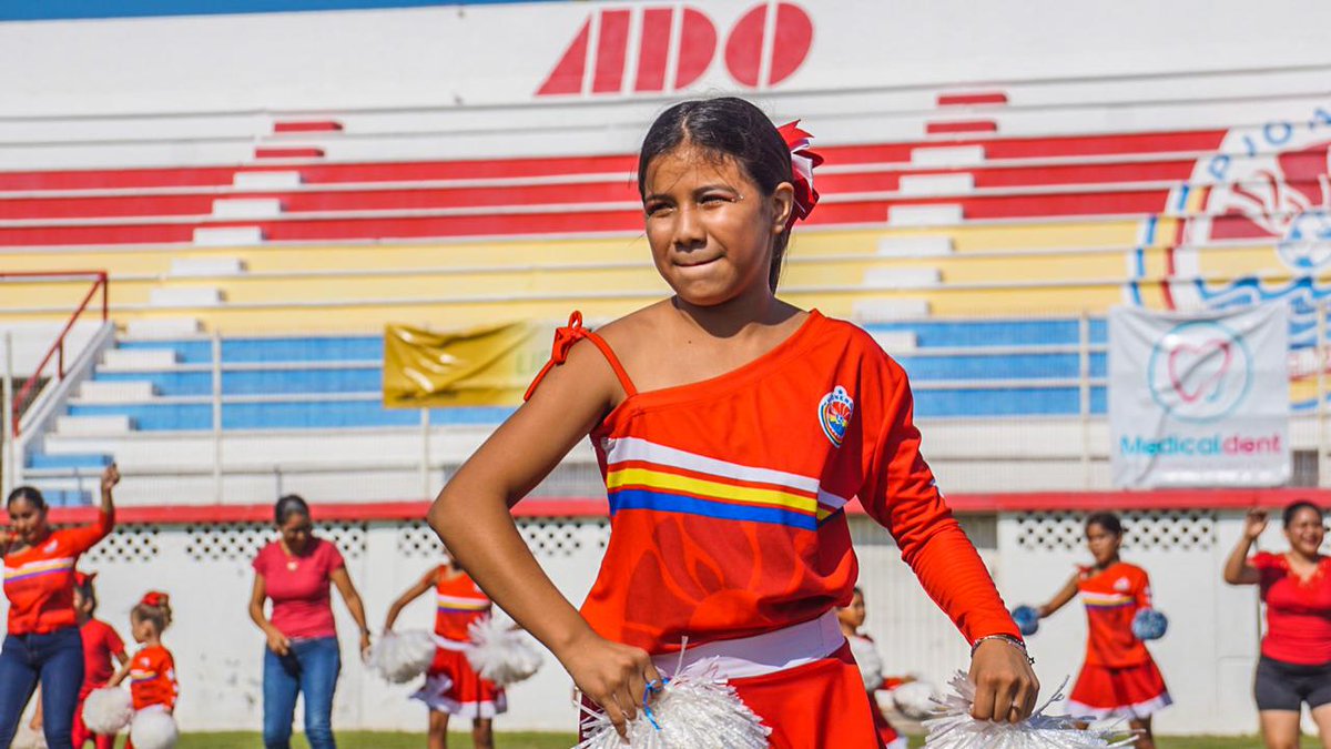 PionerosFC's tweet photo. Las Pioneras y sus mamis, son las más bonitas🎶🐍

¡Gran fiesta la que vivimos en el Medio Tiempo de nuestra Jornada pasada!

Sacando los prohibidos👯‍♀️👯‍♀️

#SomosPioneros #PionerosNosUne #PionerosFC https://t.co/0FtR4yM6hK