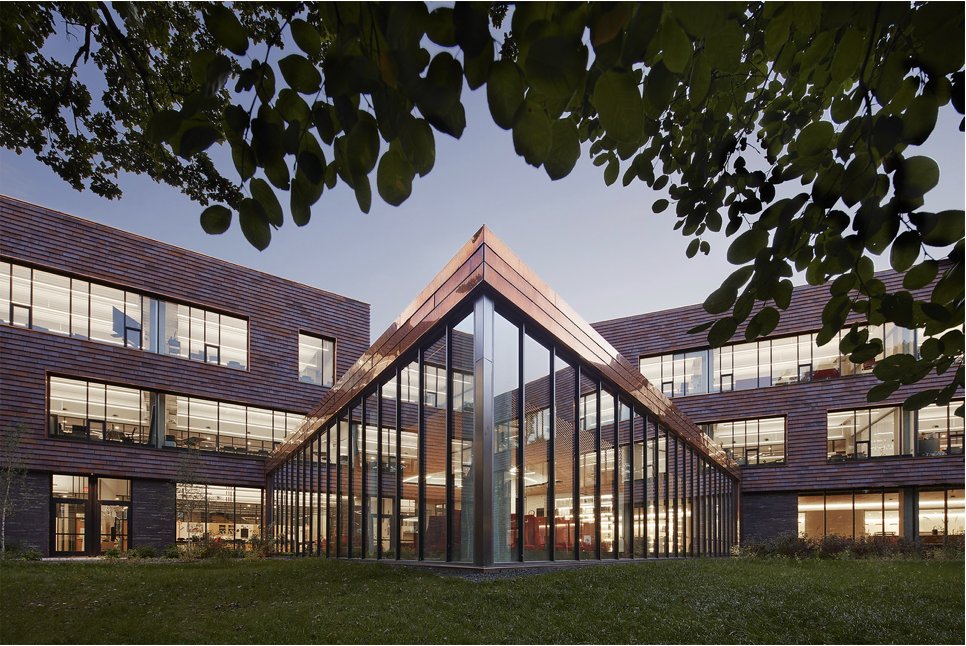 Sharing lessons learned from successful disaster recovery today at #COSN23 w/Dan Cummings &amp; Joe Starkey about <a href="/MinnehahaAcad/">Minnehaha Academy</a> and <a href="/sdlangford/">Steve Langford</a> about <a href="/BeavertonSD/">Beaverton Schools</a> <a href="/CoSN/">CoSN</a> #EdTech #K12 #edchat drive.google.com/drive/folders/…