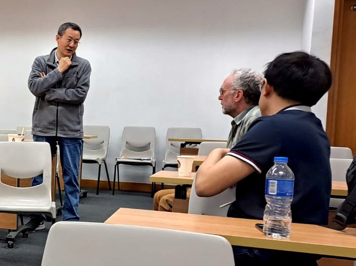 PalaeoPittman's tweet photo. Day 4 concluded #IPDS2 w/ talks on biotic responses to UV as well as paravian diet plus discussions including symposium outcomes & next steps. Thanks to attendees & sponsors for making IPDS2 a success #CroucherFoundation & #SLS @CUHKScience @CUHKofficial #flight #dinosaurs π¦
π¦ https://t.co/P9TlBBdfQ4