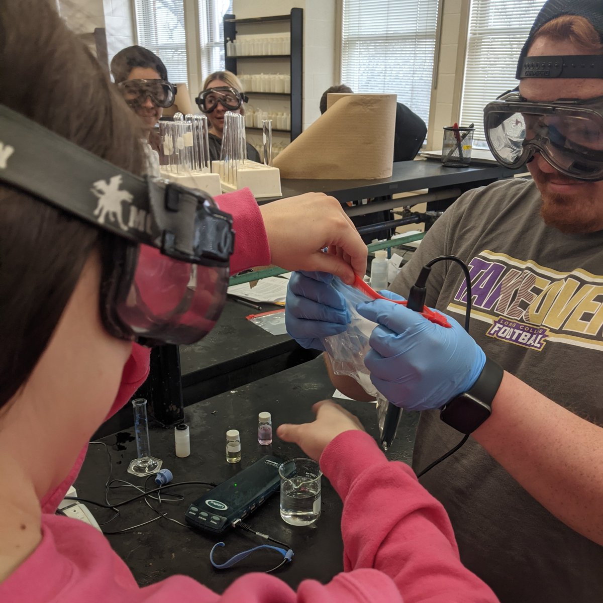 Loras College Chemistry tweet media