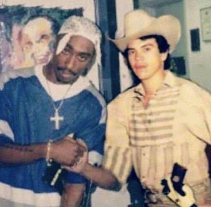 yo escuchando The Weeknd y corridos bélicos al mismo tiempo