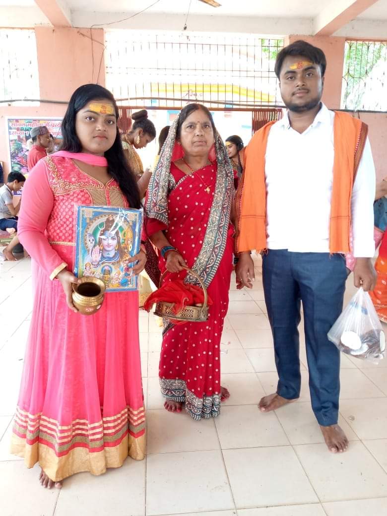 Anujkumarvstaar's tweet photo. @Anujkumarvstaar
सर्व मंगल मांगल्ये, शिवे सर्वार्थ साधिके
शरण्ये त्र्यम्बके गौरी नारायणी नमोस्तुते.
आप सभी को चैत्र नवरात्रि की हार्दिक शुभकामनाएं !🙏🙏🙏🙏

#navratri #jaimatadi #matarani #anujkumar #vstaarplus #ɴᴇᴡᴘᴏsᴛ #MLM #motivational #speakar https://t.co/e6J1dvcTho