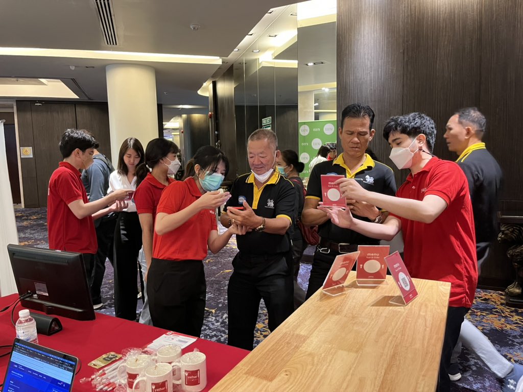 SyunBorderless's tweet photo. ブース、大盛況なう。
#yathar #smartorder #QR #digitalmenu https://t.co/LAA5aMWQFr