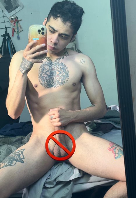 ⚔️ ʟᴇᴏ ⚔️ - Al rato la borro 😅 #RT y te paso mi Telegram 😈 https://t.co/OcszMEOg5g