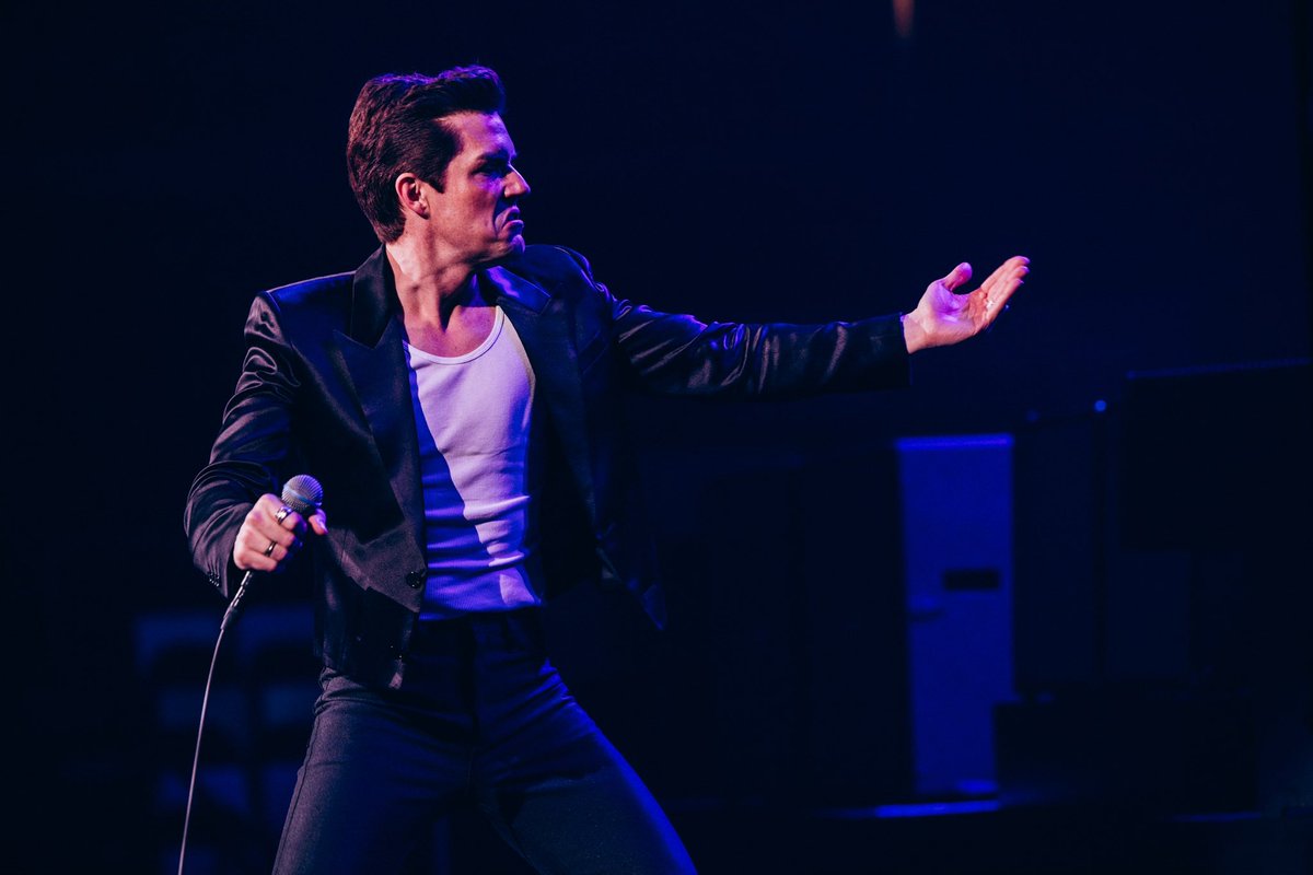 thekillers's tweet photo. Columbus, are we big time now? https://t.co/7osroc2uYY