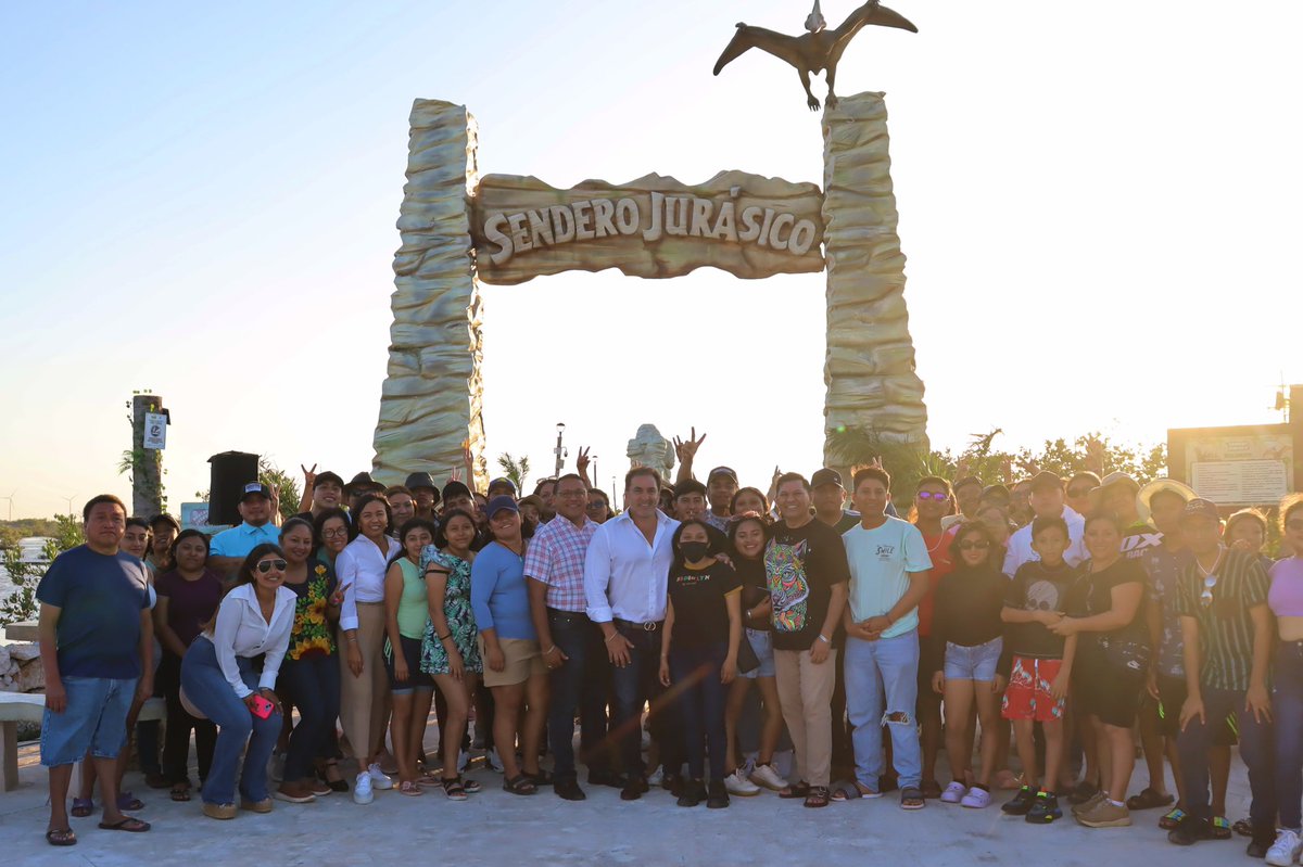 JULIANZACARIASC's tweet photo. 🦖🙌🏻 BIENVENIDOS A LOS ESTUDIANTES DE LA UNIVERDIDAD TECNOLÓGICA REGIONAL DEL SUR DE #TEKAX

Gran tarde en Sendero Jurásico acompañados de alumnos y maestros de la Universidad Tecnológica Regional del Sur. Gracias por visitarnos, #PROGRESO es su casa. https://t.co/aYOorJEx1O