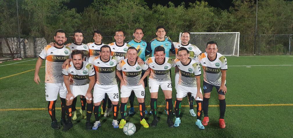 FlexaFC's tweet photo. HOY JUEGA FLEXA🟠🟢⚫️

#FlexafcUnaSolaPasión https://t.co/yBl7GizZlK
