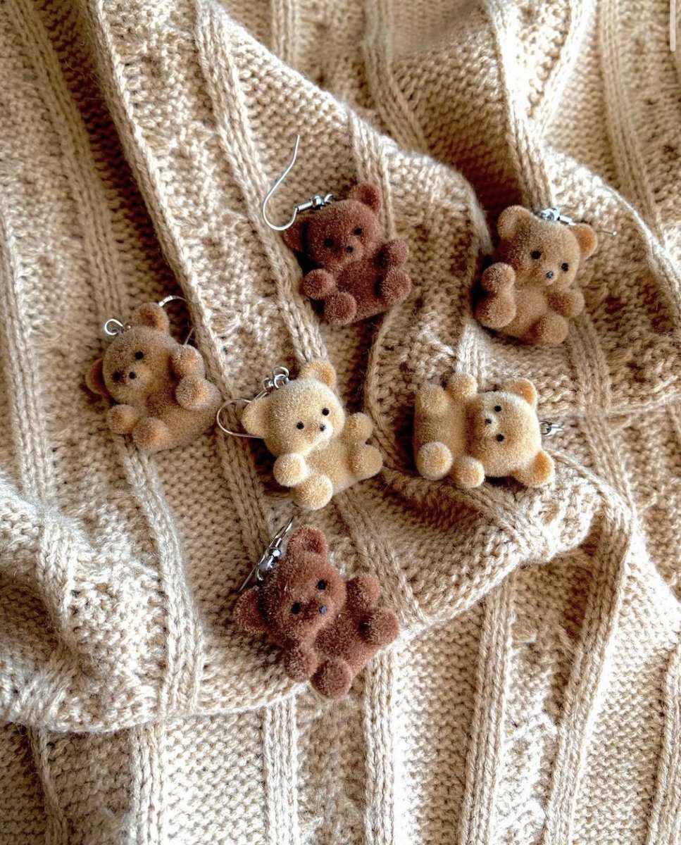LyraCreations's tweet photo. I'd love to magically sell out of Baby Brown Bear earrings tonight!! 🧸

if you use code: CLOUDY you'll get 30% off your entire order!! link below <3 ☁️🐻☁️ https://t.co/x67EHTBmop