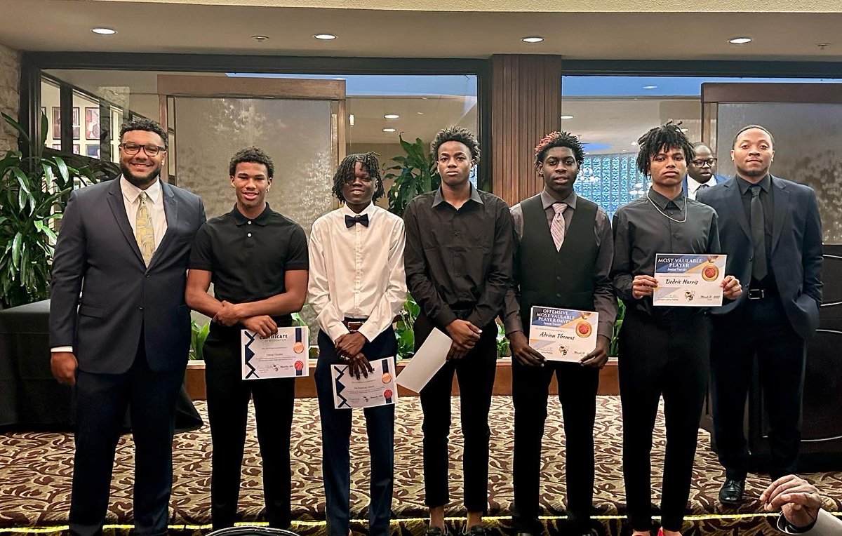 AHHS_basketball's tweet photo. The Arlington Heights Boys Basketball team held their annual banquet. Players from all levels, coaches, and parents all gathered in to converse and eat dinner to celebrate the boy’s basketball program seasons accomplishments. Thank you!  We are so grateful. 

#30west
#TheStandard https://t.co/FhPLHK2B6f