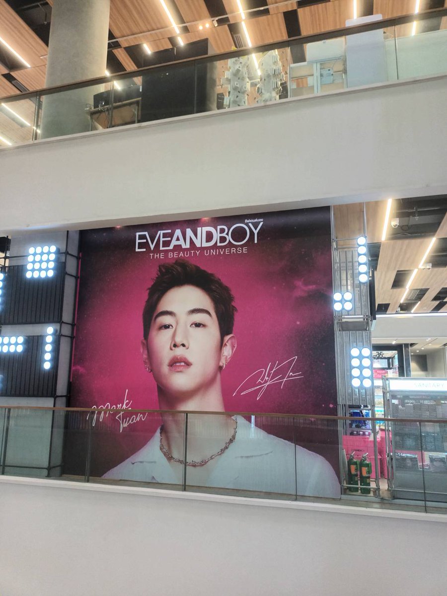 EVEANDBOY's tweet photo. EVEANDBOY X MARKTUAN 
สามารถมาเจอ MARKTUAN ได้ที่ EVEANDBOY ทุกสาขาเลยนะคะ 💕 

#ebglobalambassador #eveandboyxmarktuan #ebmarktuan  #marktuan  #shiningtheuniverse https://t.co/oIswpQKxpA