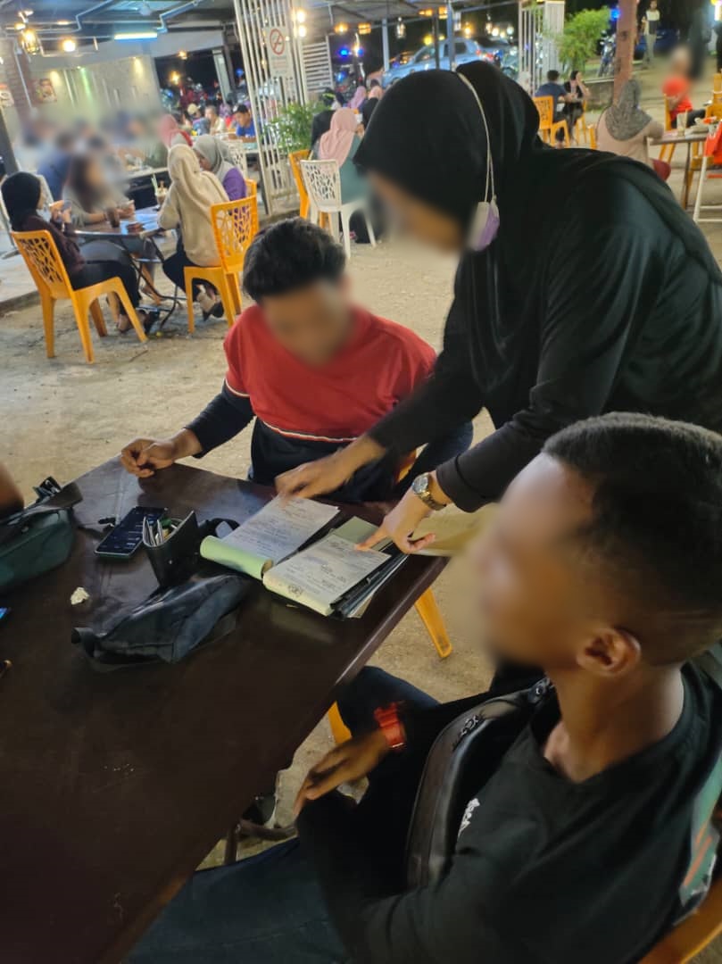 21.03.2023 Team PKD Jasin, Melaka menjalankan pemantauan premis &amp; penguatkuasaan PPKHT 2004 di sekitar daerah Jasin. 12 notis/kompaun telah dikeluarkan bagi kesalahan merokok di kawasan larangan. <a href="/KKMPutrajaya/">KKMalaysia🇲🇾🩺❤️</a>