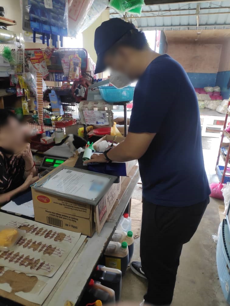 21.03.2023 Team PKD Kangar, Perlis menjalankan pemantauan premis &amp; penguatkuasaan PPKHT 2004 di sekitar Kangar. 10 notis/kompaun telah dikeluarkan bagi kesalahan merokok di kawasan larangan &amp; lain-lain kesalahan. <a href="/KKMPutrajaya/">KKMalaysia🇲🇾🩺❤️</a> <a href="/jknperlis/">Kesihatan PERLIS</a>