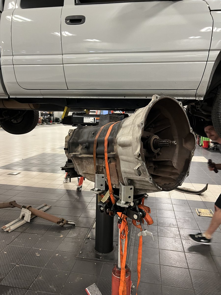 BoxyShazam's tweet photo. Truck got a new clutch! Time to haul some puss https://t.co/9RoXaIM3TK