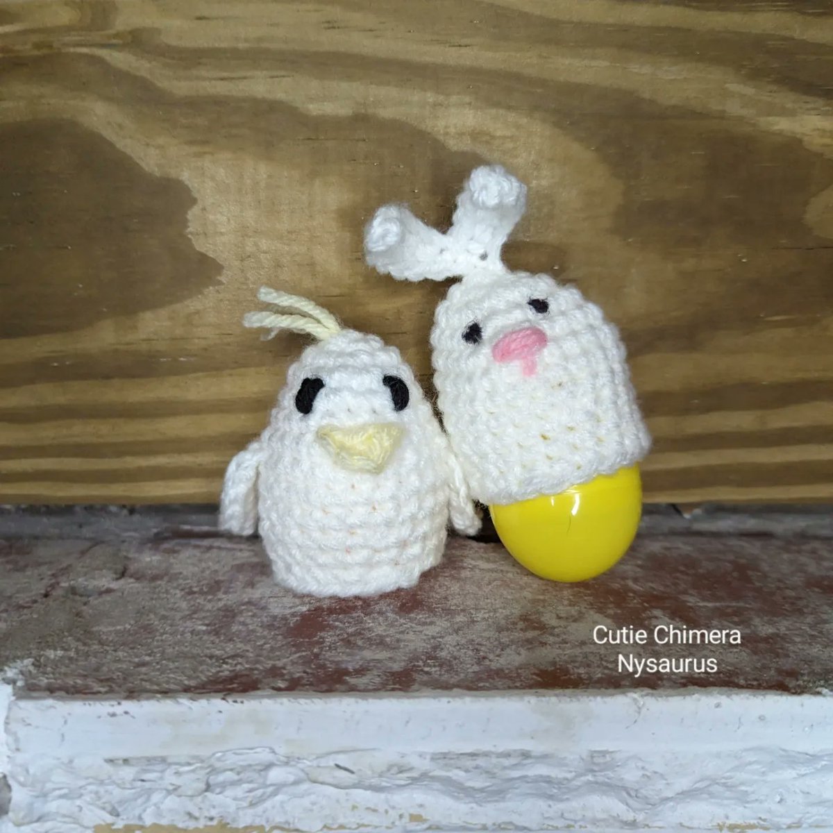 Mini Easter egg holders with a basket. 💗
Thinking of making it as Easter gifts for D's class!

Base egg shape pattern free from 5 little monsters
Basket pattern free from crochetit
Pattern for details (wings/ beak/ ears) are made by me.

#handmadegifts #handmade #giftideas