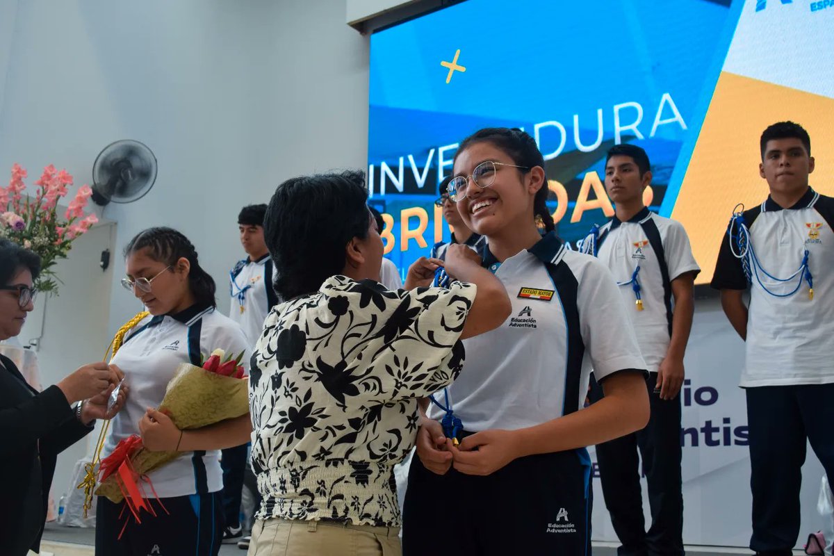 ✨Investidura de Brigadieres y Delegados Escolares 2023🎖️
Hoy inicia una nueva aventura llena de retos, aprendizaje, amistad y comunión con Dios donde nuestros estudiantes del colegio España asumen una responsabilidad encomendada por la institución educativa.✨ #investidura
