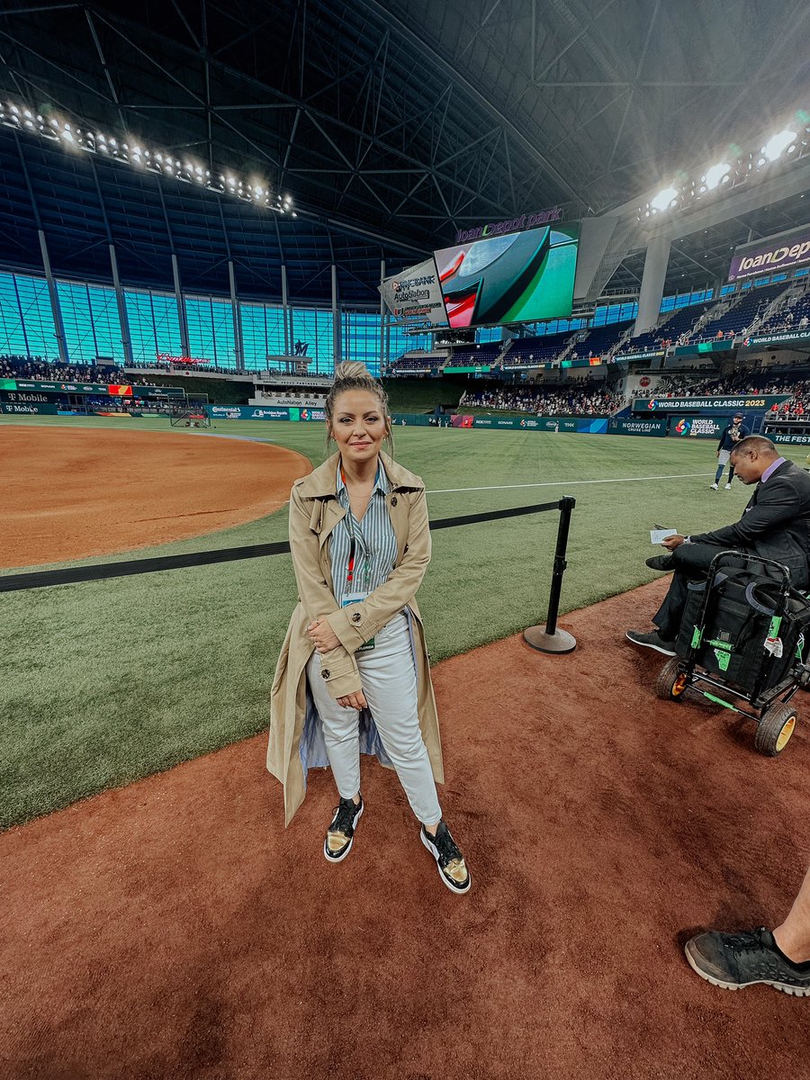 sheisfoxsports's tweet photo. Watch World Baseball Classic Championship: USA vs Japan now on FS1 🇺🇸🇯🇵⚾️ https://t.co/TDMCfjJzZR