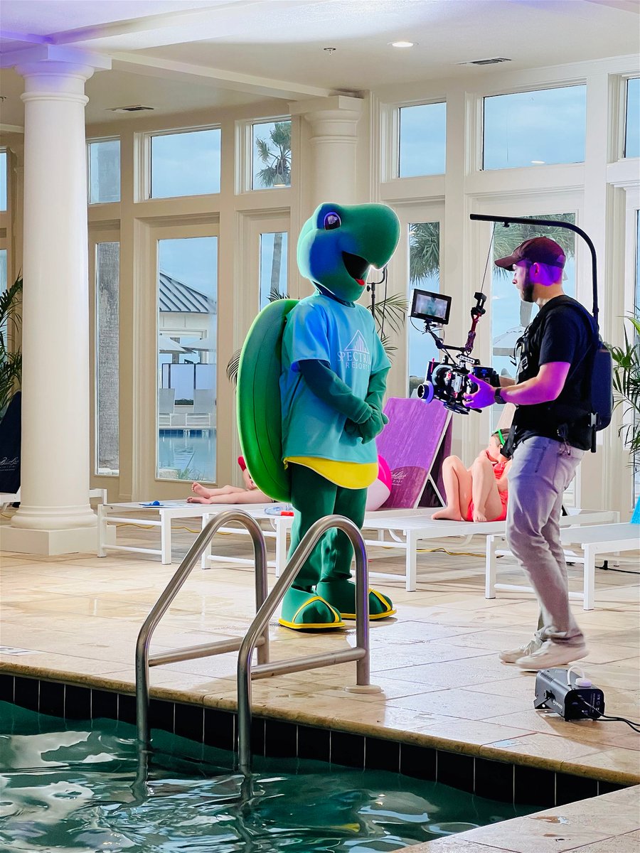 ModusFlow's tweet image. A collaborative and energetic song captures the essence of a carefree summer.

👂Hear what the kids are calling the most bussin&apos; summer bop to dance to!👆🐢🌊 Link in bio to watch the music video &amp;amp; stream @spotify #summerbop #vibecheck #beachvibes #makewavswithmodusflow