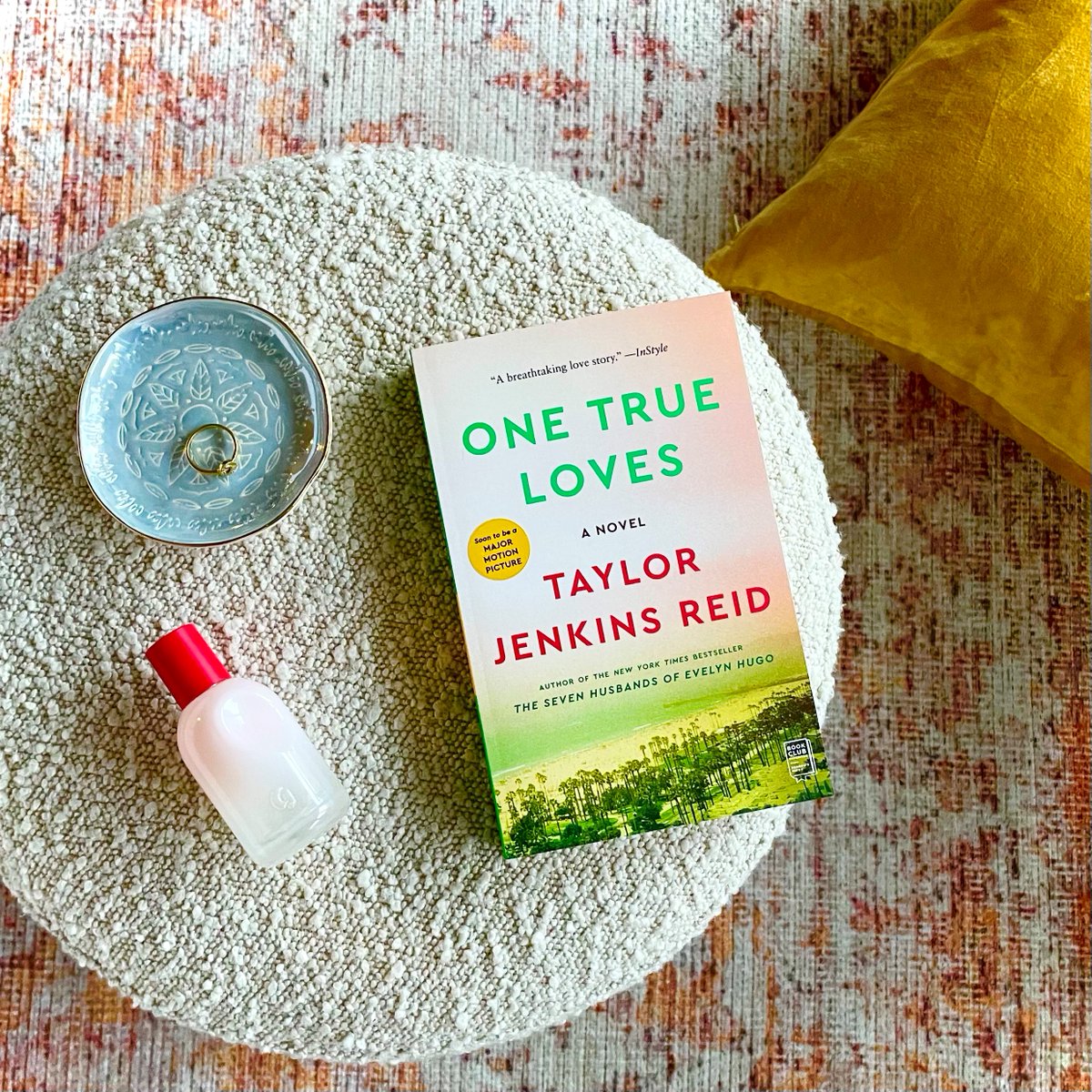 TJR HIVE RISE UP! Read ONE TRUE LOVE by Taylor Jenkins Reid before you watch on April 7! ✨ spr.ly/60103C1mw #OneTrueLoves #TaylorJenkinsReid #TJR #bookstoscreen