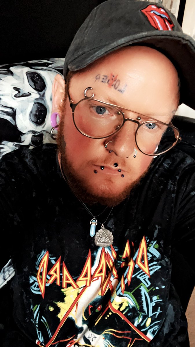 jaxon_kinney's tweet photo. Yes smashing life keep going keep pushing because one day just one day it might get a little easier #mensmentalhealthmatters #mentalhealth #ESPD #CPTSD #ADHD #Autism #anxiety #bepround #bpd #ftmbeard #FTM #transguy #ftmpunk #ftm80skid #bentboy #binderboy #ftmflirt https://t.co/AlVnwyUkX8