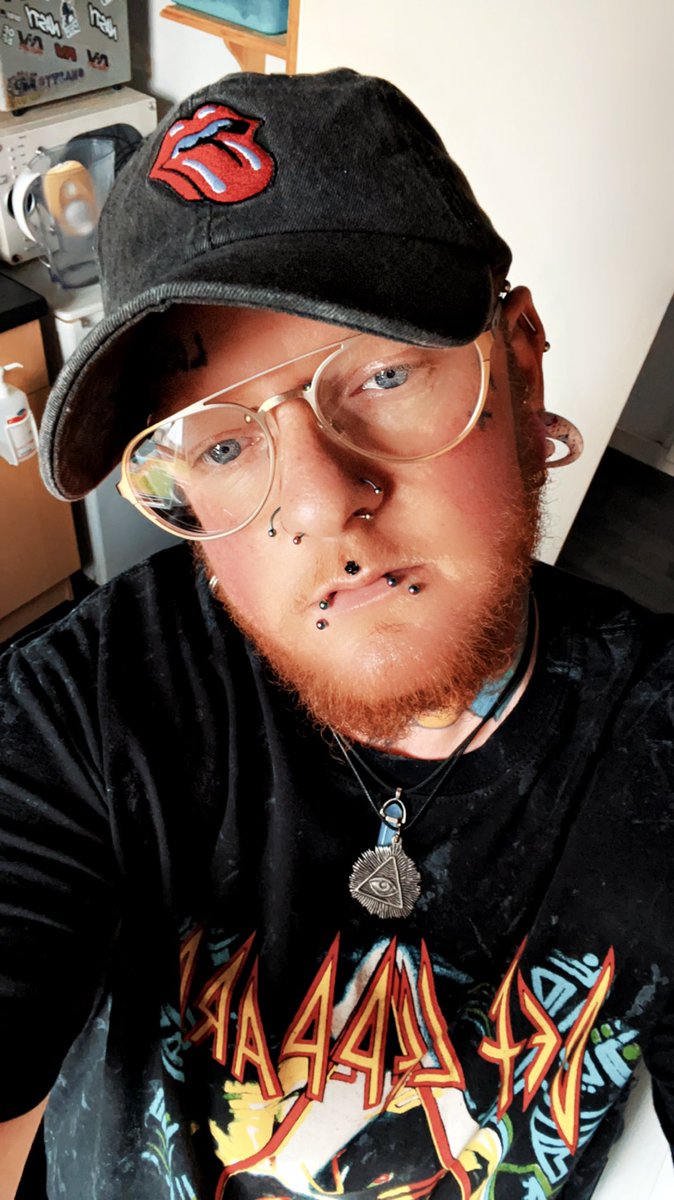 jaxon_kinney's tweet photo. Yes smashing life keep going keep pushing because one day just one day it might get a little easier #mensmentalhealthmatters #mentalhealth #ESPD #CPTSD #ADHD #Autism #anxiety #bepround #bpd #ftmbeard #FTM #transguy #ftmpunk #ftm80skid #bentboy #binderboy #ftmflirt https://t.co/AlVnwyUkX8