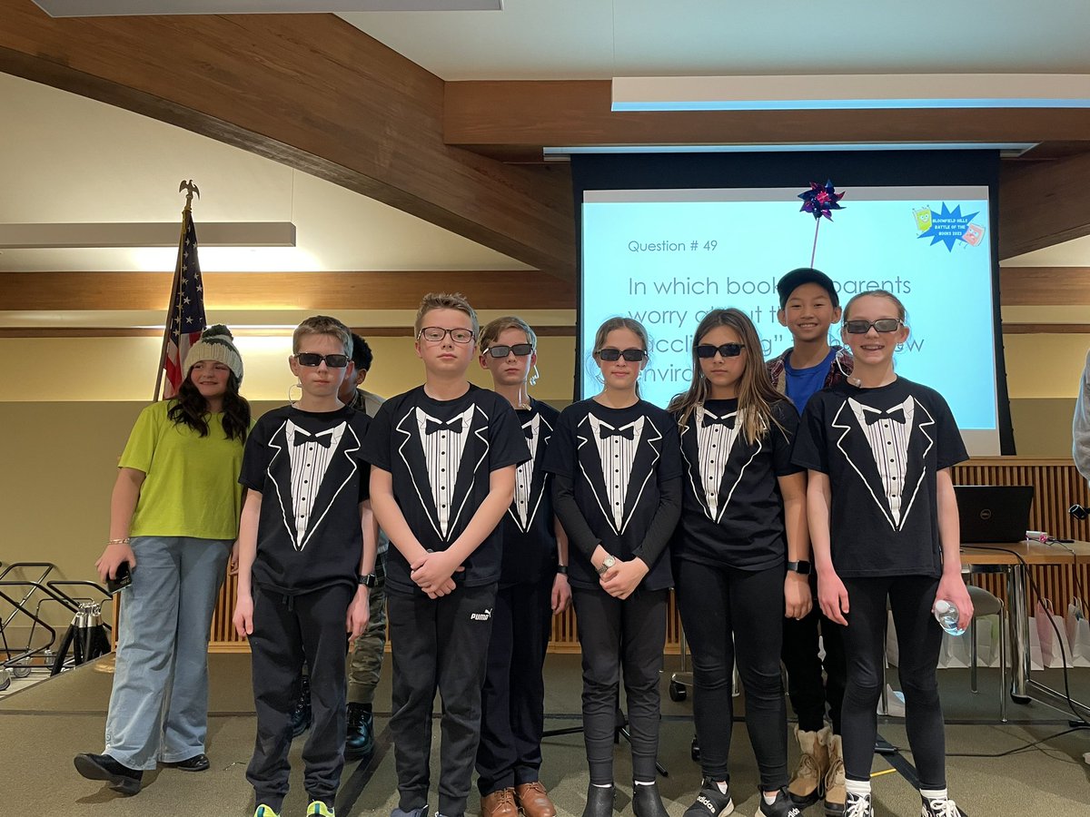 Kieselpeeps's tweet photo. Battle of the books EHMS edition @EastHills4_8 @Kieselpeeps https://t.co/tLUvX9vQ2T